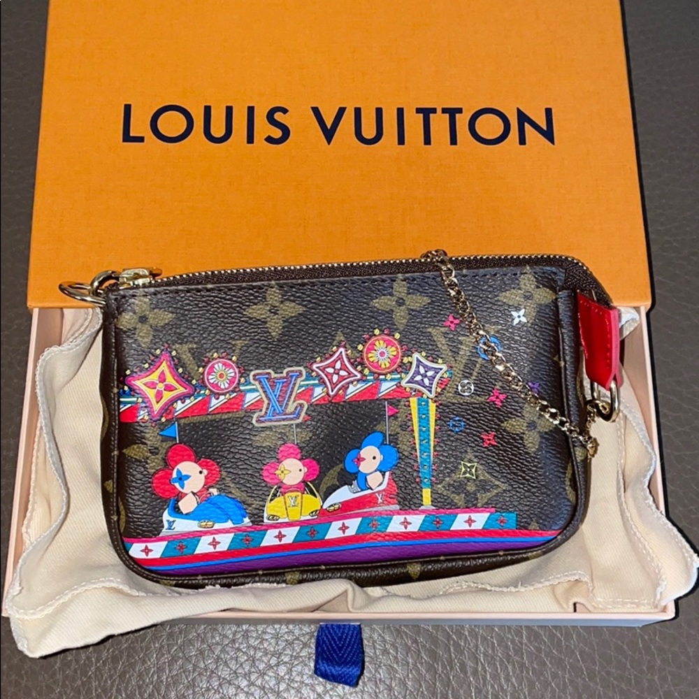 Louis Vuitton Mini Pochette Acessories